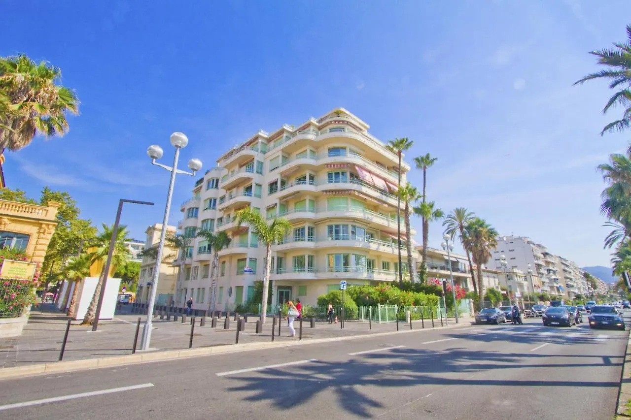 Top Floor Miramar Sea Front Apartment Nice